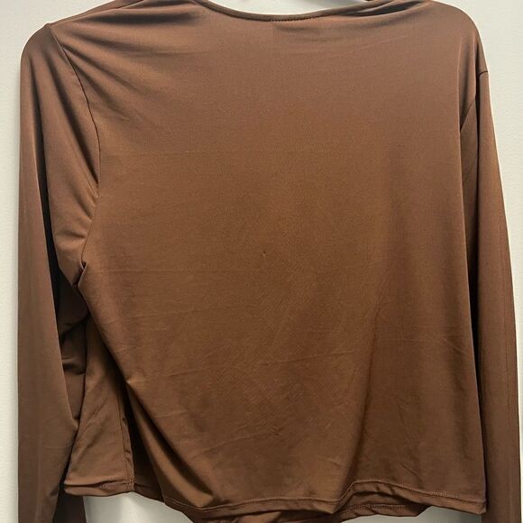 JUST POLLY Trendy Plus Size Ruched Cutout Top side brown 3x - Picture 4 of 4